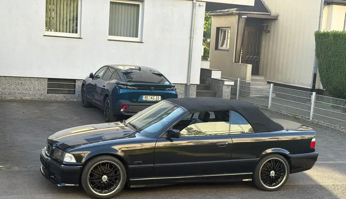 Gebraucht BMW 320 Cabriolet M Sport 150 PS (110 kW) 1995 Schwarz Cabrio