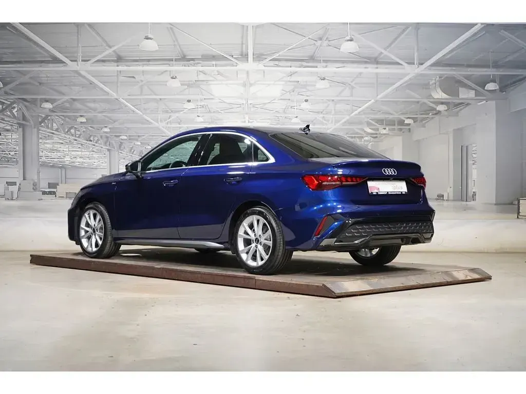 Gebraucht Audi A3 S-Line 116 PS (85 kW) 2025 Navarrablau metallic Limousine