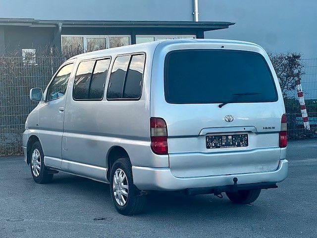 Gebraucht Toyota HiAce 117 PS (86 kW) 2006 Silber Van / Kleinbus