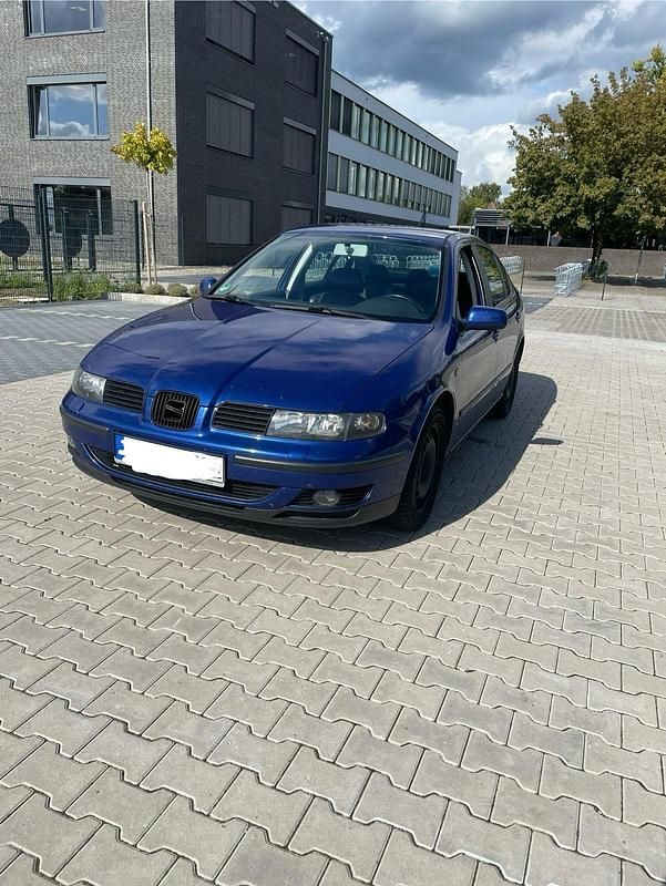 Blau Gebraucht 2000 Seat Toledo Limousine | 1.000 € (Guter Preis) - Bild 1/4