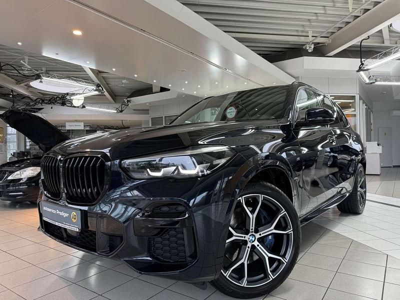 Carbonschwarz metallic Gebraucht 2023 BMW X5 M Sport SUV | 66.800 € (Fairer Preis) - Bild 1/4