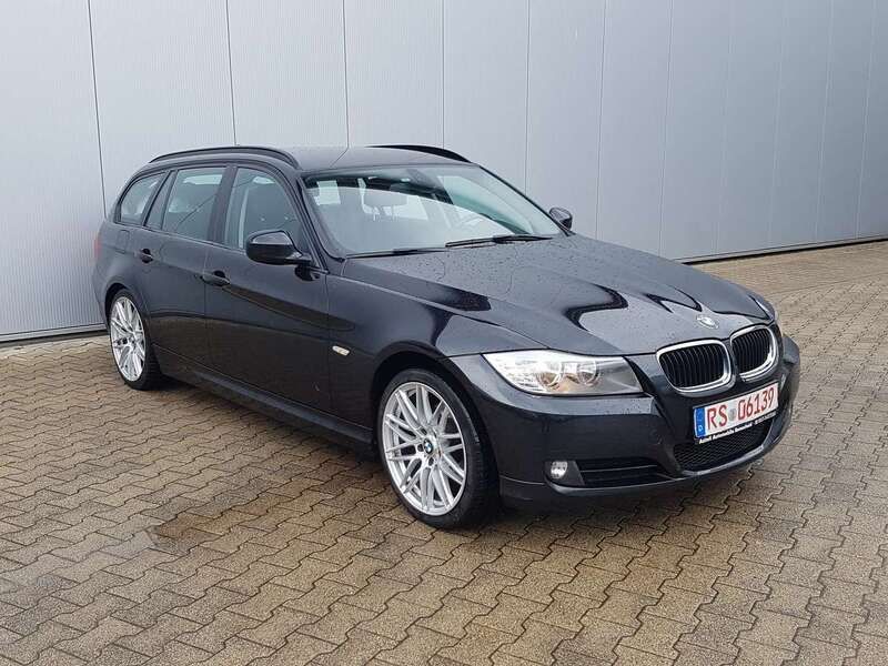 Schwarz Gebraucht 2012 BMW 318 Exclusive Kombi | 7.499 € (Fairer Preis) - Bild 1/4