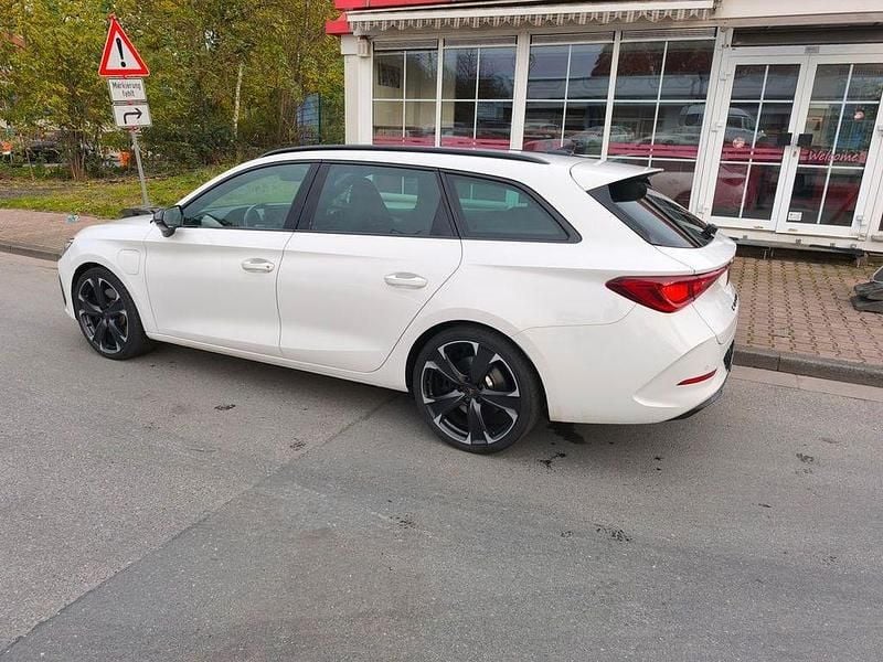 Weiß Gebraucht 2021 Cupra Leon VZ Limousine | 19.900 € (Superpreis) - Bild 1/4