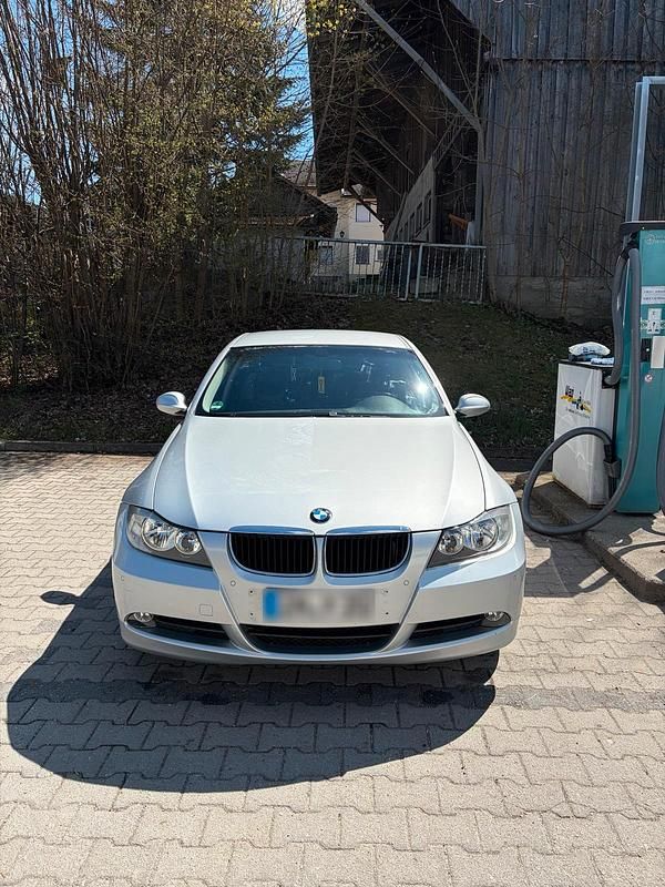 Gebraucht BMW 320 150 PS (110 kW) 2006 Silber Limousine