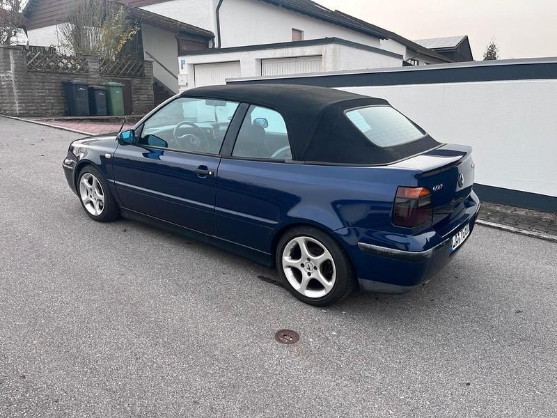 Gebraucht VW Golf Cabriolet 101 PS (74 kW) 2000 Blau Cabrio