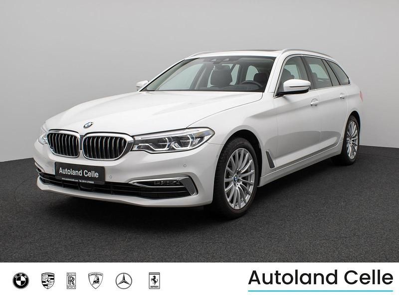 Mineralweiss metallica96schwarz Gebraucht 2019 BMW 520 Luxury Line Limousine | 28.999 € (Guter Preis) - Bild 1/4
