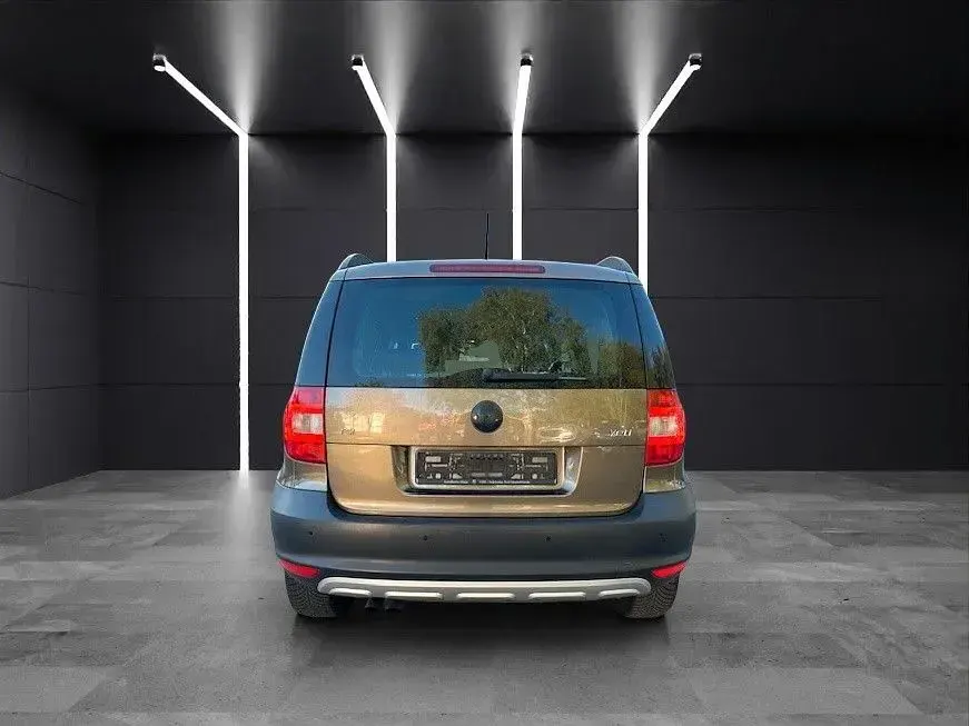 Używany Skoda Yeti Plus Edition 122 KM (89 kW) 2013 Brązowy SUV