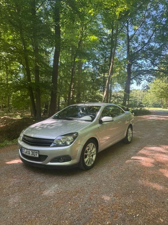 Gebraucht Opel Astra Cabriolet 140 PS (102 kW) 2007 Silber Cabrio