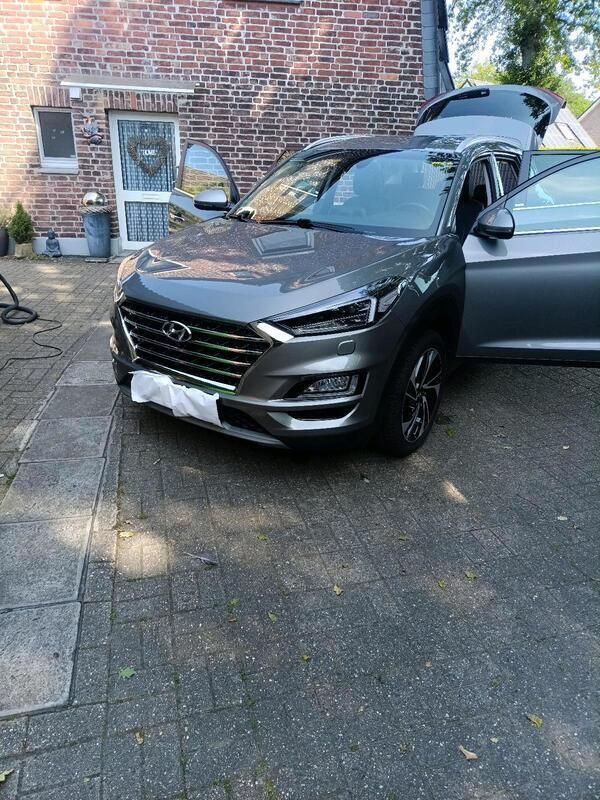 Gebraucht 2019 Hyundai Tucson Premium SUV | 23.490 € (Etwas zu teuer) - Bild 1/4
