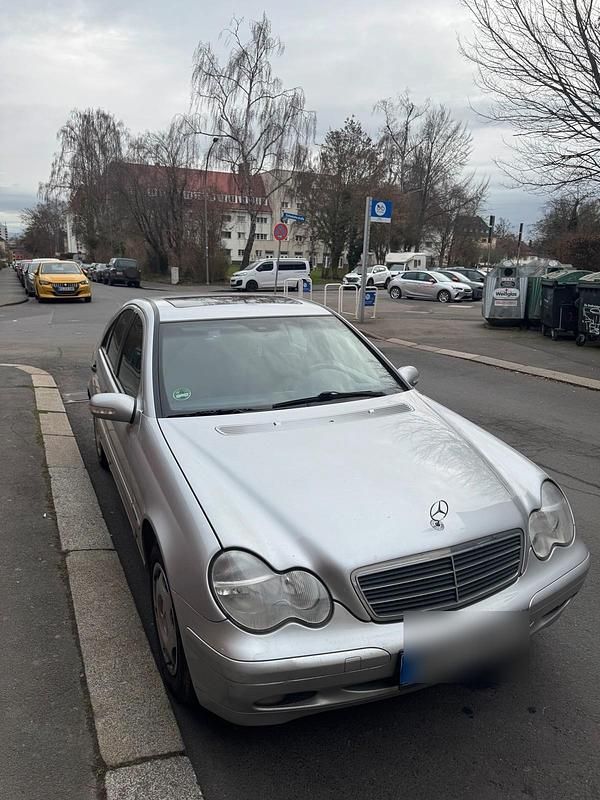 Silber Gebraucht 2000 Mercedes C200 Limousine | 1.750 € - Bild 1/4