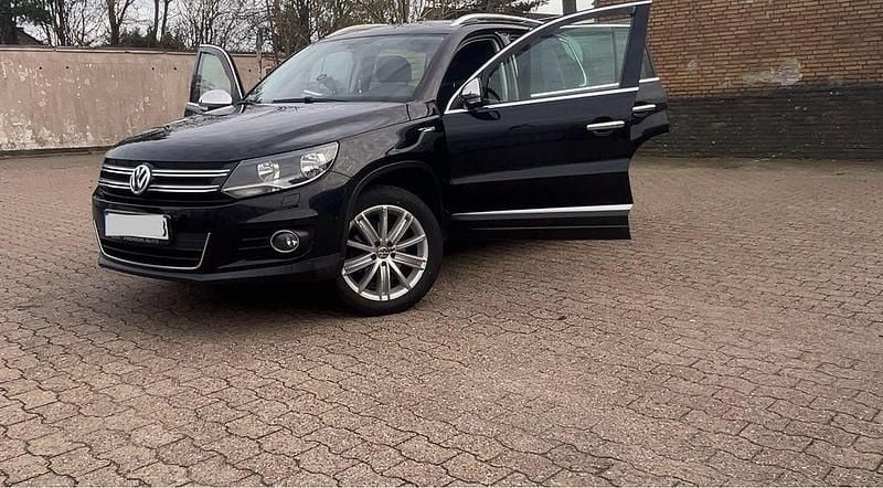 Schwarz Gebraucht 2012 VW Tiguan Sportline SUV | 10.690 € (Fairer Preis) - Bild 1/4