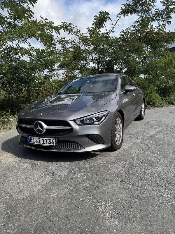Silber Gebraucht 2022 Mercedes CLA180 Shooting Brake Kombi | 25.800 € (Etwas zu teuer) - Bild 1/4