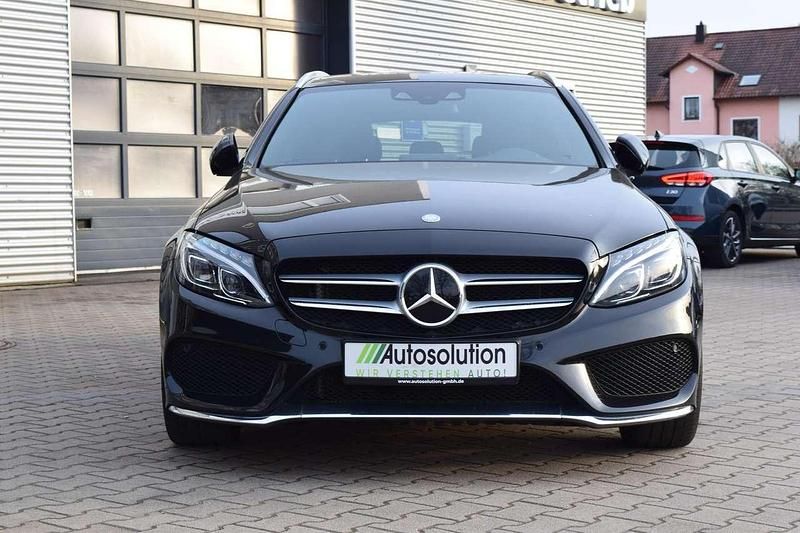 Gebraucht Mercedes C200 AMG line 184 PS (135 kW) 2016 Obsidianschwarz  metalliclack Kombi
