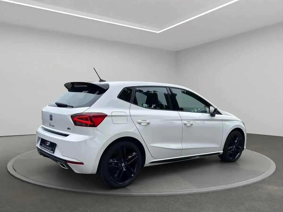 Gebraucht Seat Ibiza Black Edition 110 PS (80 kW) 2023 Weiß Kleinwagen