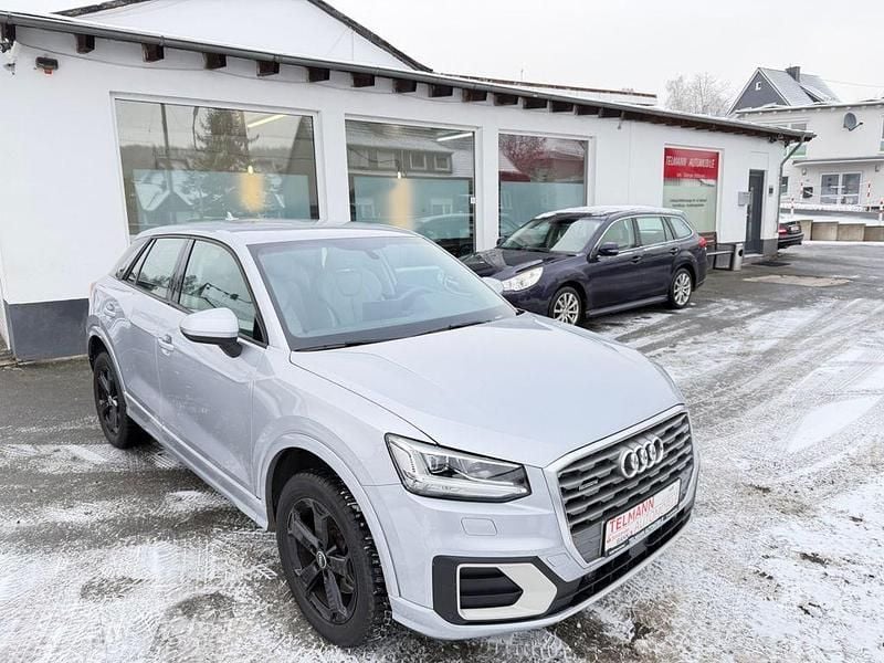 Gebraucht Audi Q2 Design 190 PS (139 kW) 2018 Silber SUV
