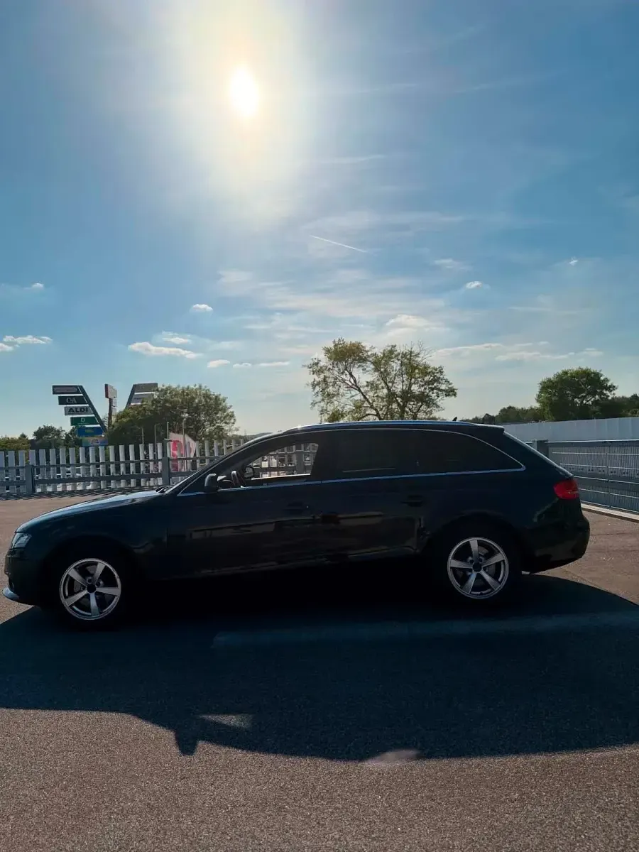 Gebraucht Audi A4 143 PS (105 kW) 2011 Schwarz Kombi