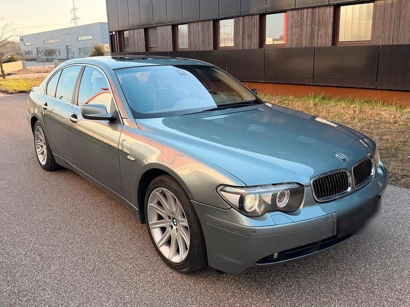 Gebraucht BMW 745 333 PS (244 kW) 2004 Blau Limousine