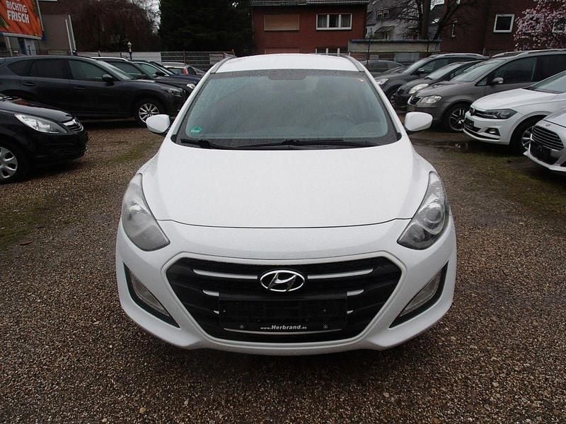 Gebraucht Hyundai i30 110 PS (80 kW) 2015 Weiß Kombi
