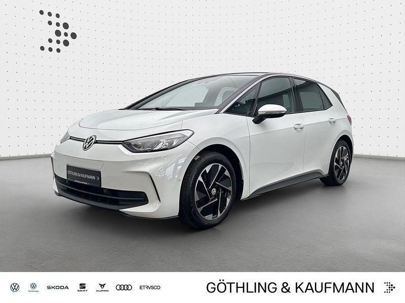 Gletscherweiß metallic Gebraucht 2024 VW ID.3 Comfortline Kleinwagen | 29.980 € (Fairer Preis) - Bild 1/4