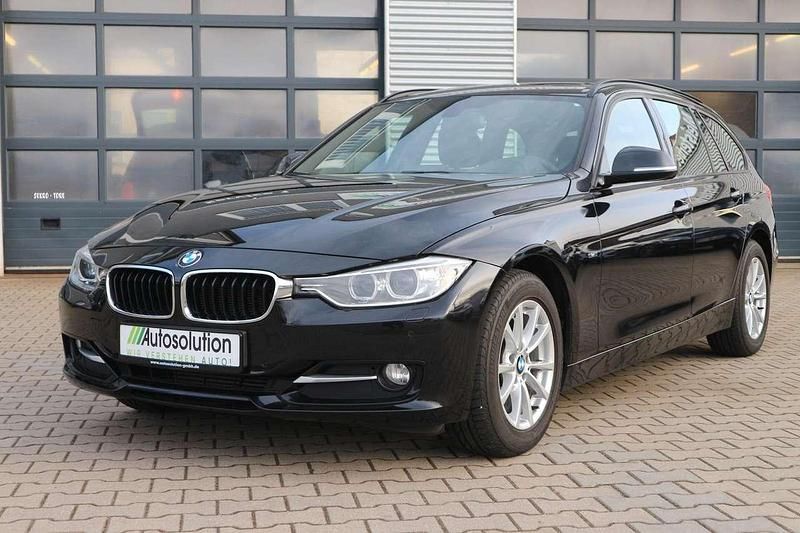 Gebraucht BMW 316 Sport Line 136 PS (100 kW) 2013 Schwarz Kombi