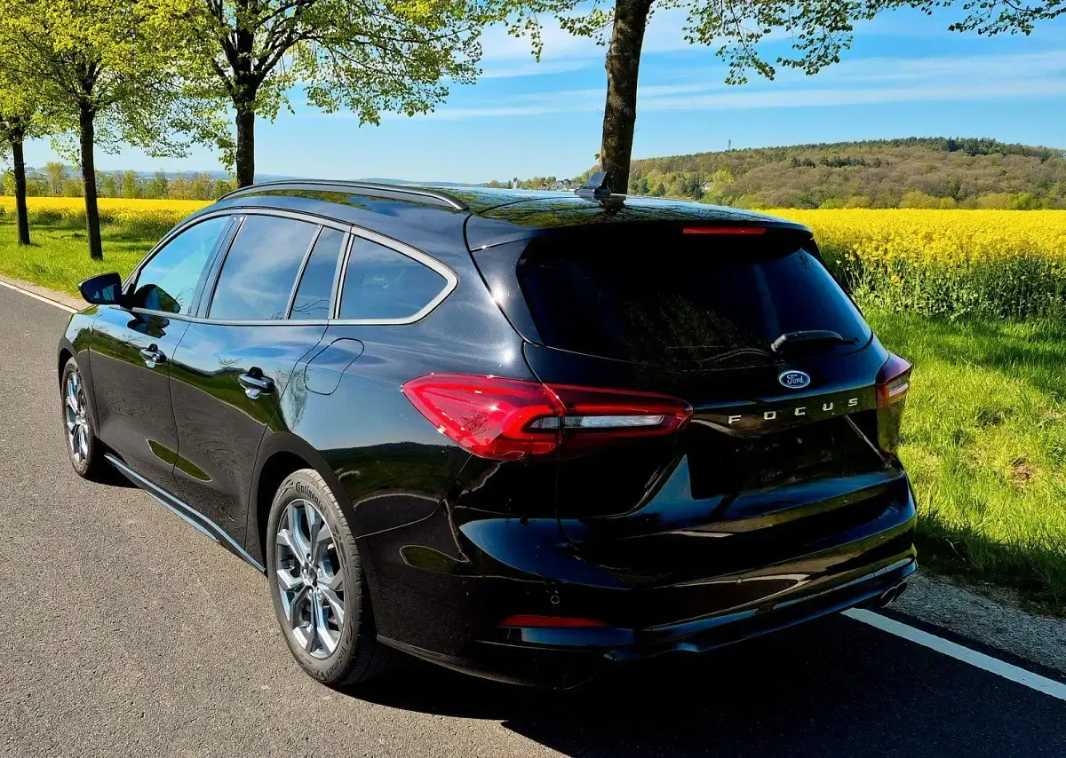 Usata Ford Focus ST-Line 116 CV (85 kW) 2024 Nero Station wagon