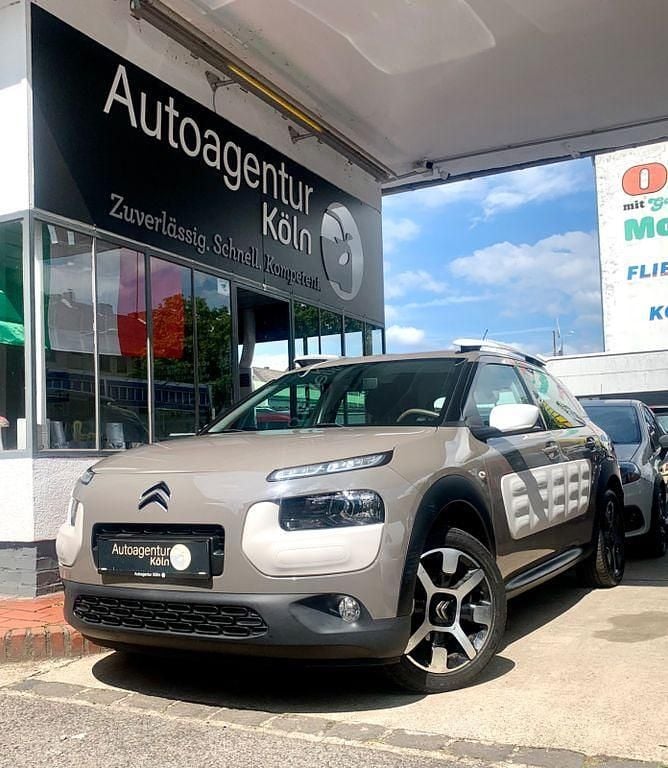 Braun Gebraucht 2015 Citroën C4 Cactus Feel Kleinwagen | 8.490 € (Fairer Preis) - Bild 1/4