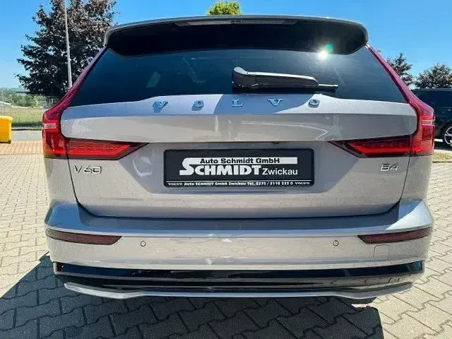 Gebraucht Volvo V60 Plus 197 PS (144 kW) 2025 Silber Kombi