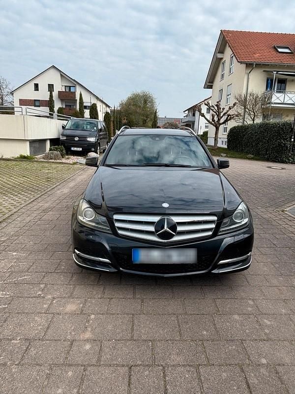 Gebraucht Mercedes C300 231 PS (169 kW) 2011 Schwarz Kombi