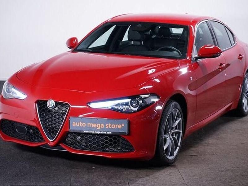 Rot Gebraucht 2022 Alfa Romeo Giulia Ti Limousine | 26.499 € - Bild 1/4