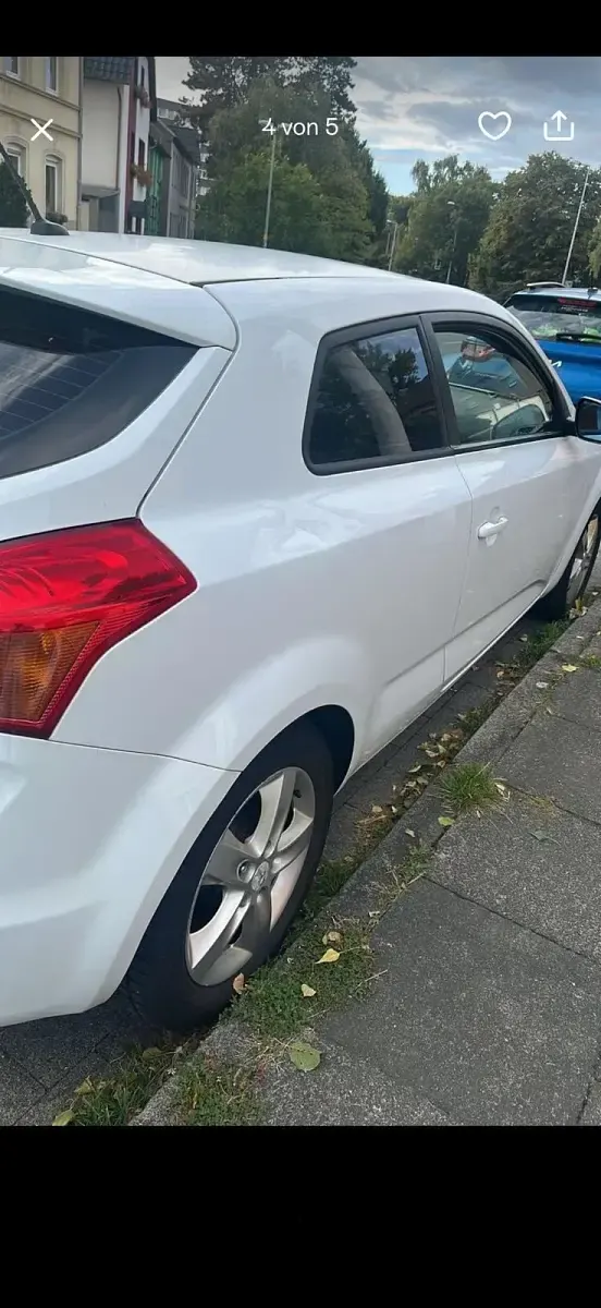 Gebraucht Kia Ceed 90 PS (66 kW) 2012 Weiß Kleinwagen
