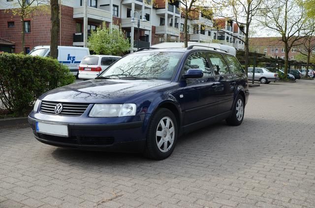 Gebraucht VW Passat 156 PS (114 kW) 2000 Blau metallic Kombi