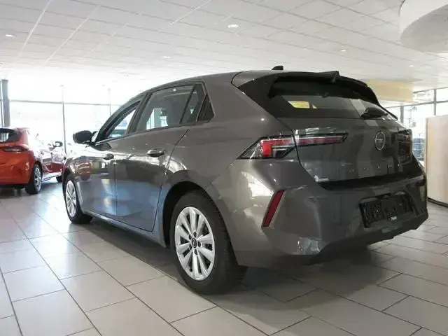 Brugt Opel Astra 110 HK (80 kW) 2023 Grå Hatchback