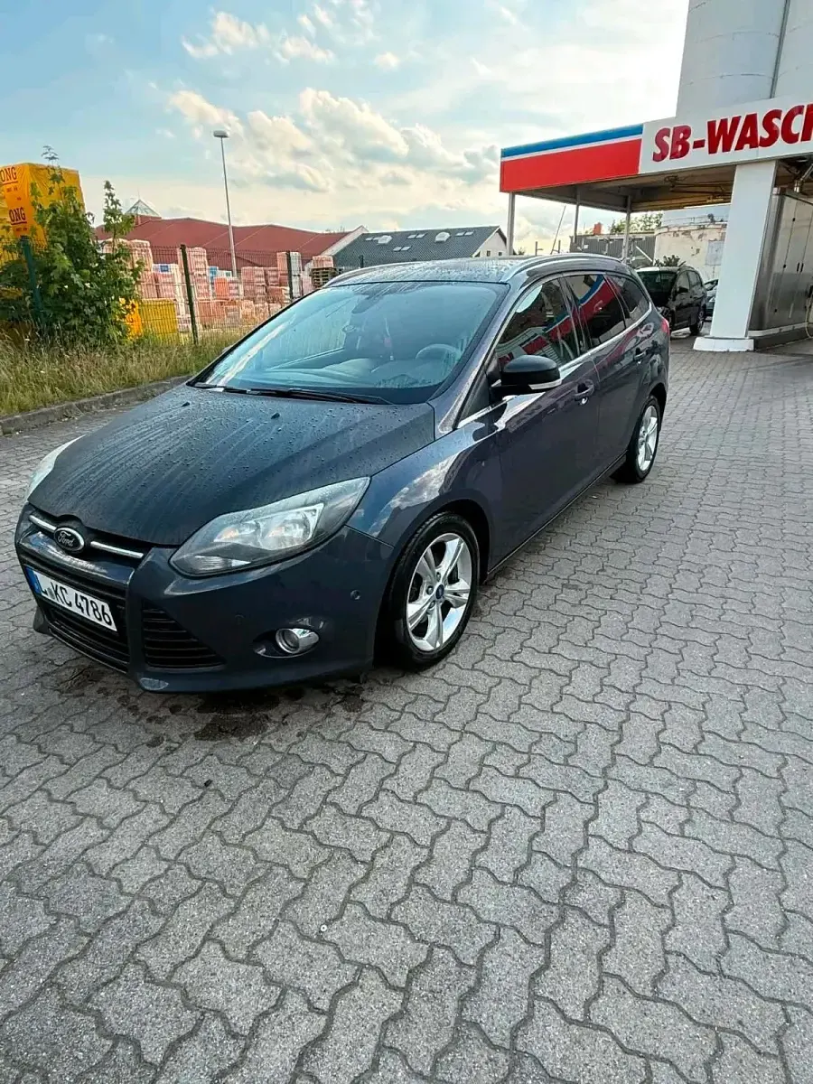 Gebraucht Ford Focus 115 PS (84 kW) 2012 Andere farben Kombi