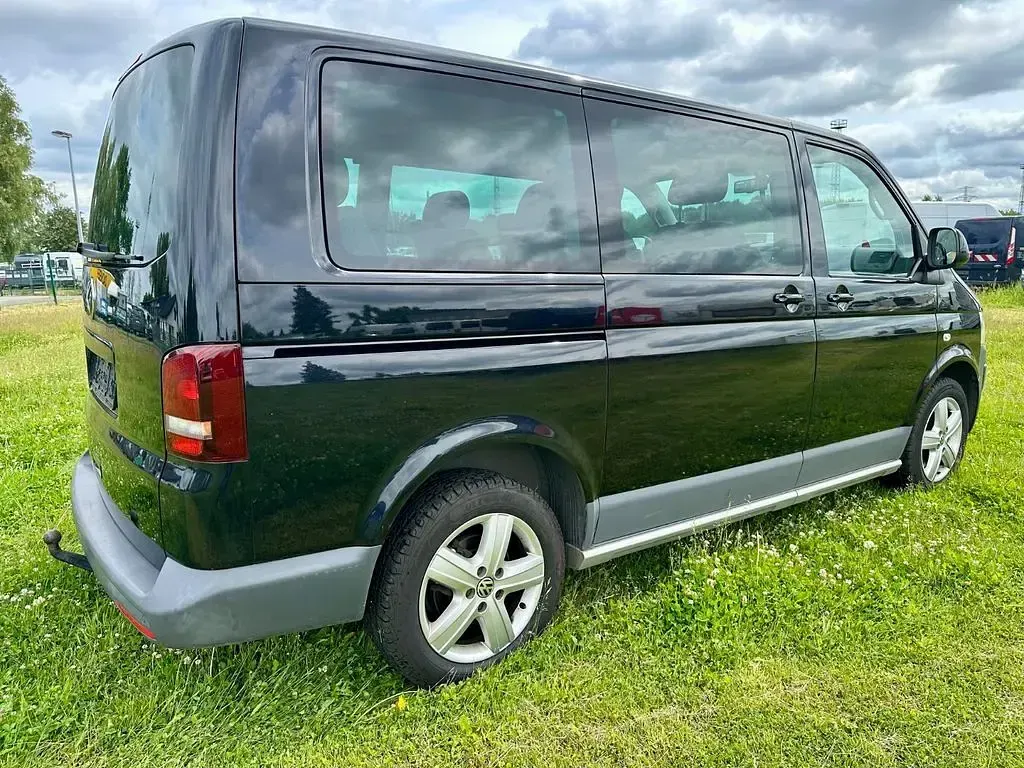 Gebraucht VW Multivan 179 PS (131 kW) 2012 Schwarz Van / Kleinbus