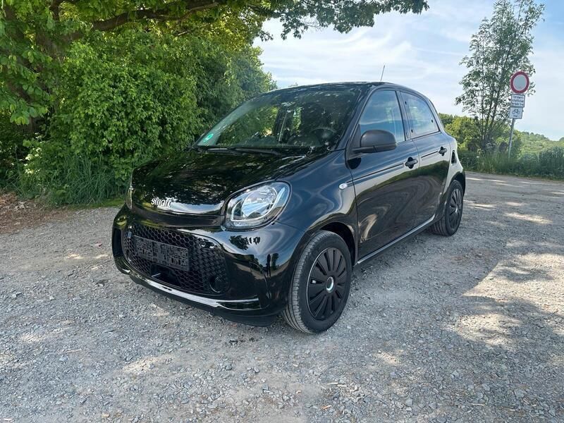 Schwarz Gebraucht 2021 Smart ForFour Electric Drive Kleinwagen | 6.999 € (Guter Preis) - Bild 1/4