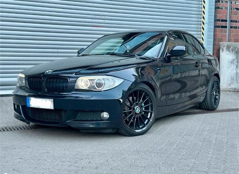 Schwarz Gebraucht 2012 BMW 118 Coupé M Sport Coupé | 8.800 € (Fairer Preis) - Bild 1/4