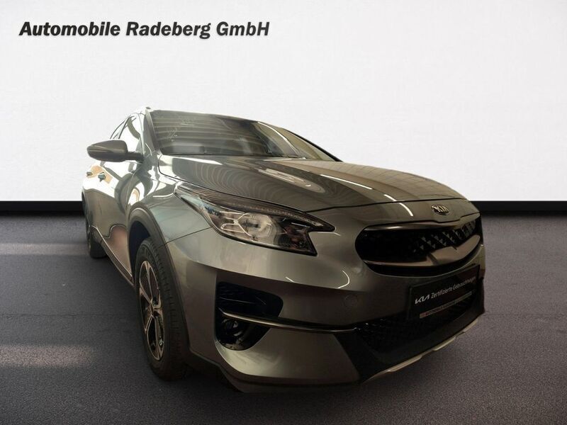 Gebraucht Kia XCeed Spirit 105 PS (77 kW) 2020 (css) lunarsilber met. SUV