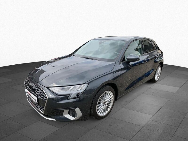 Grau Gebraucht 2022 Audi A3 Sportback e-tron Advanced Limousine | 24.440 € (Guter Preis) - Bild 1/4