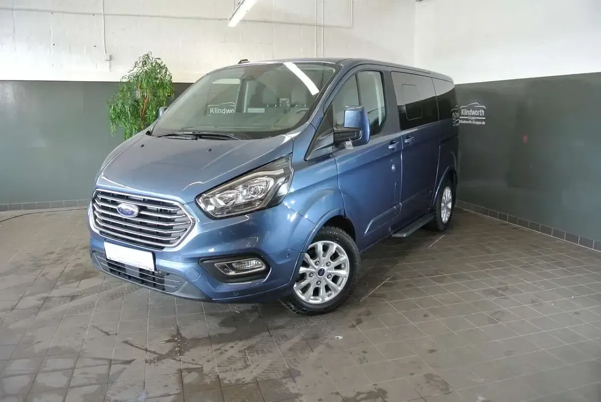 Gebraucht Ford Tourneo Custom Titanium 150 PS (110 kW) 2023 Blau Van
