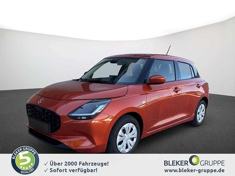 Flame orange pearl Neu 2025 Suzuki Swift Club Kleinwagen | 17.490 € - Bild 1/4
