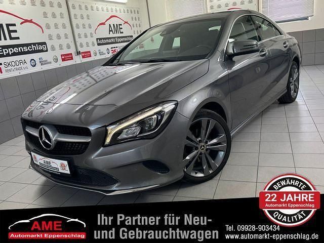 Grau Gebraucht 2018 Mercedes CLA180 Urban Limousine | 17.990 € (Fairer Preis) - Bild 1/4