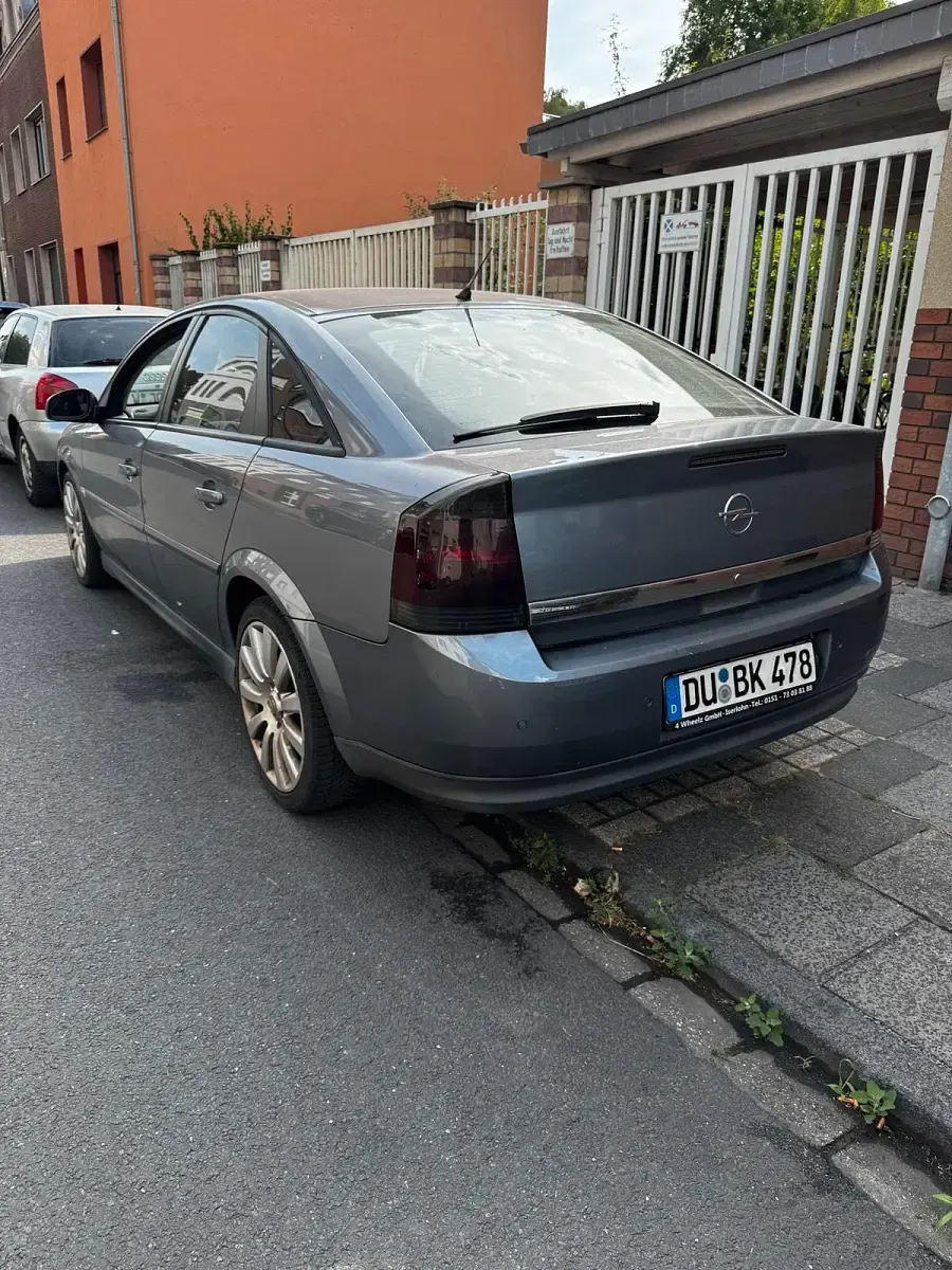 Gebraucht Opel Vectra 150 PS (110 kW) 2005 Grau Limousine
