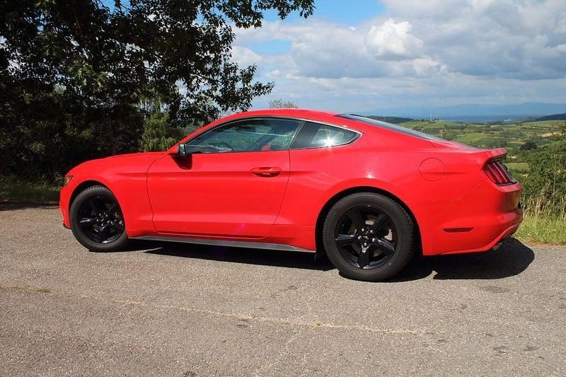 Rot Gebraucht 2017 Ford Mustang Coupé | 21.000 € (Superpreis) - Bild 1/4