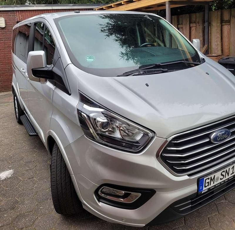 Silber Gebraucht 2019 Ford Tourneo Custom Titanium Van | 29.000 € (Fairer Preis) - Bild 1/4