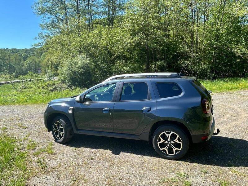 Grau Gebraucht 2021 Dacia Duster Prestige SUV | 15.500 € (Fairer Preis) - Bild 1/4