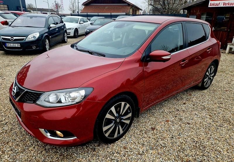 Gebraucht Nissan Pulsar Tekna 116 PS (85 kW) 2016 Rot Limousine