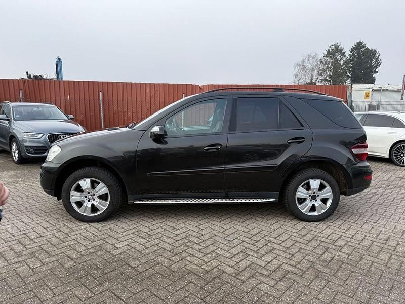 Gebraucht Mercedes ML280 190 PS (139 kW) 2008 Schwarz SUV