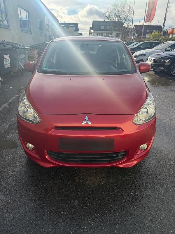 Gebraucht Mitsubishi Space Star 80 PS (58 kW) 2014 Rot Van / Kleinbus