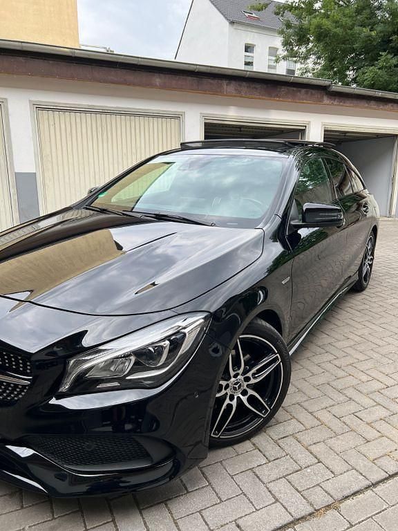 Gebraucht Mercedes CLA200 Shooting Brake Edition 156 PS (114 kW) 2017 Schwarz Kombi
