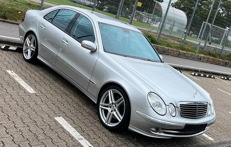 Gebraucht Mercedes E350 Avantgarde 275 PS (202 kW) 2005 Silber Limousine